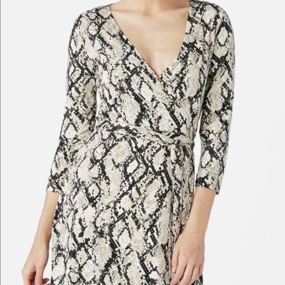 JustFab Soft Snakeskin Print Wrap Dress Size XXL (16-18)
